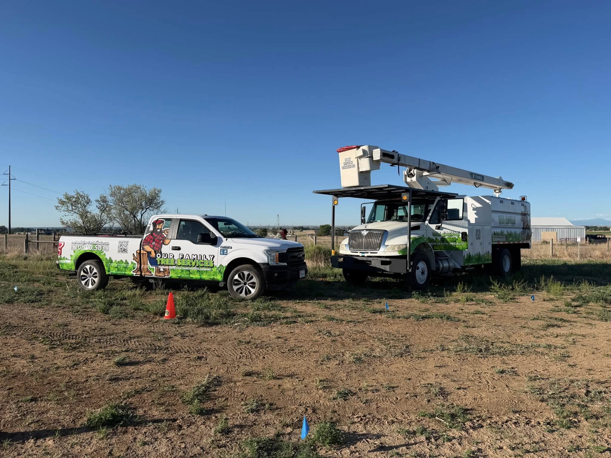 Our Family Tree Service and Blingle Lighting up miles.Beyond Running Festival