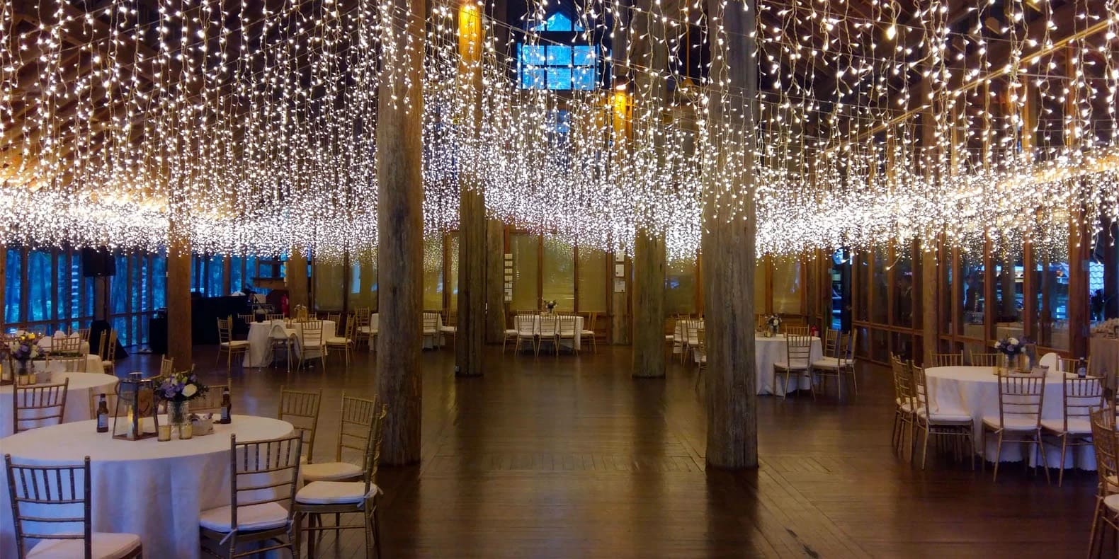 hanging lights in event dining area