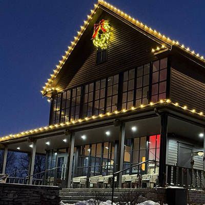 lights on building exterior of commercial buildings