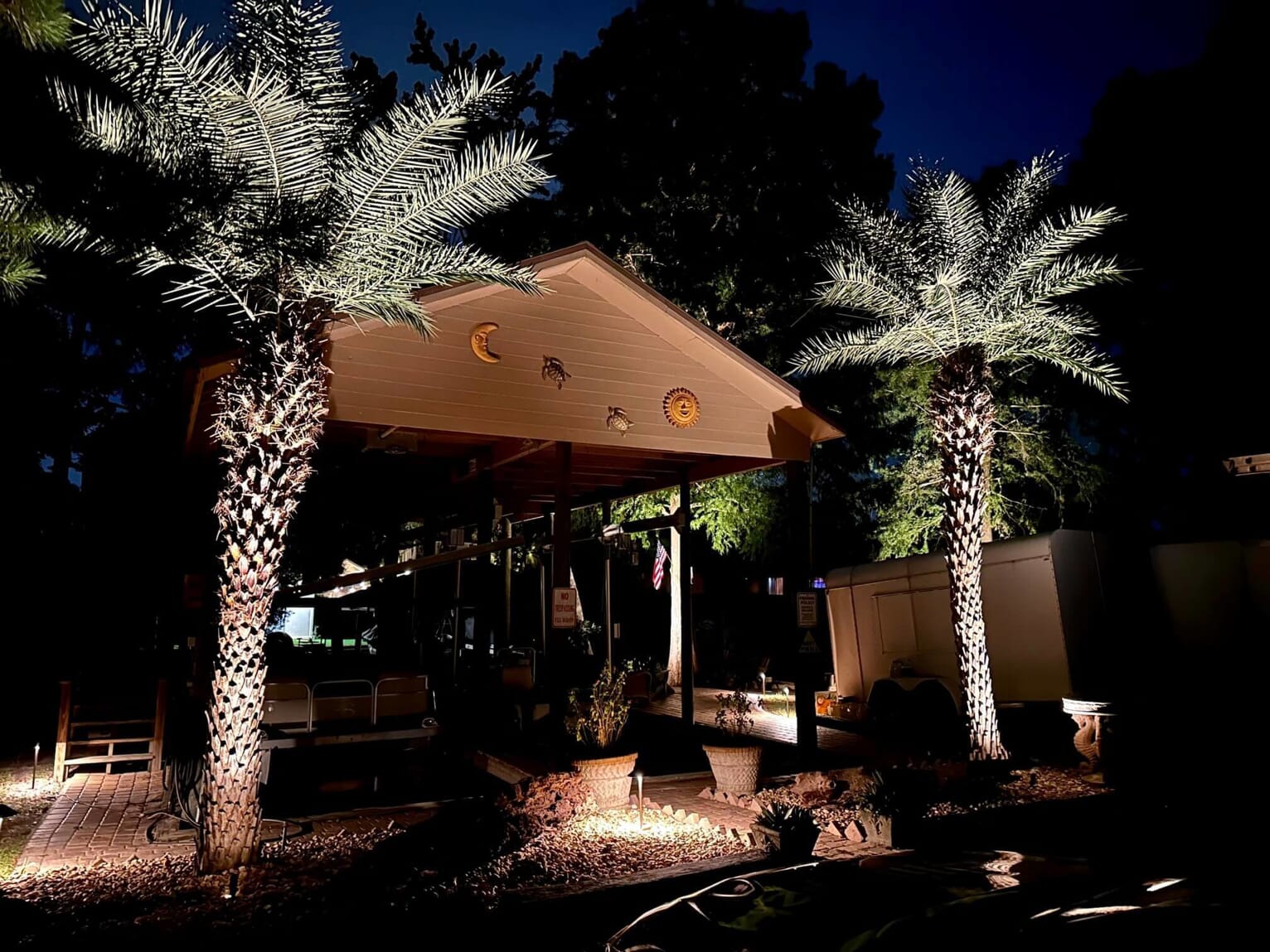 custom outdoor lighting